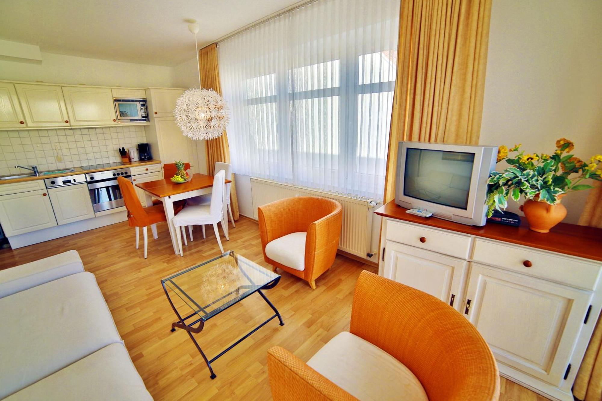Ferienwohnung Binzer Strandgut Im Haus Jahreszeiten Бінц Екстер'єр фото